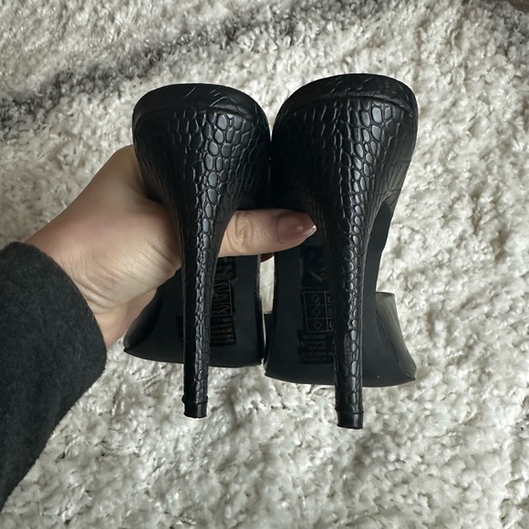 GUESS SIZE 7.5 Pointed open toe Slip-on Heeled Mule Fashion Dress Sandals - Picture 5 of 5